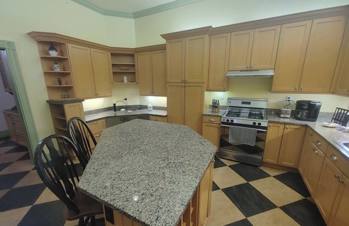 Lafayette Square Apartment | COZY SUITE - LAFAYETTE SQUARE