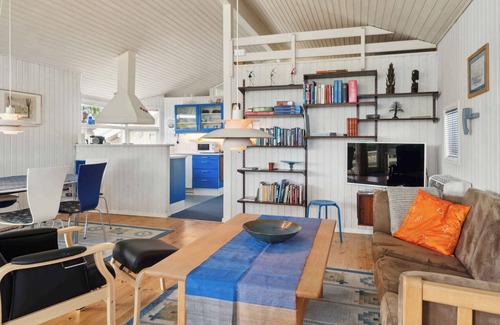 Strøby Ladeplads House | Cozy summer house with full sea view
