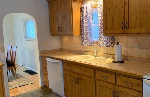 Wakefield House | Cozy, updated, near the lake and 5 minutes to ski hills.