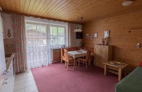 Dorfgastein Apartment | Cozy vacation apartment + free visit to the swimming pool in summer