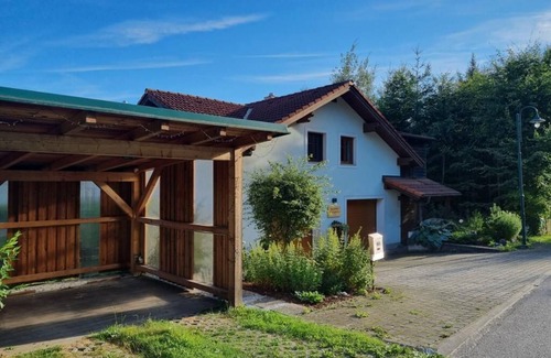 Eisenbergeramt Apartment | Cozy vacation apartment (85sqm) with space for up to 4 people and balcony