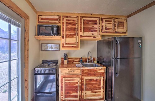 Vian House | Cozy Vian Cabin 1 Mi to Tenkiller State Park