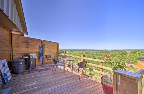 Vian House | Cozy Vian Cabin 1 Mi to Tenkiller State Park