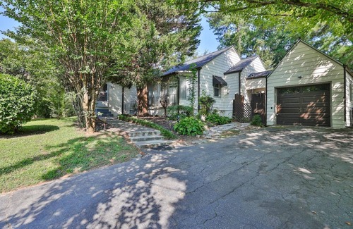 Peachtree Park House | Cozy Vibes Buckhead 7 Beds