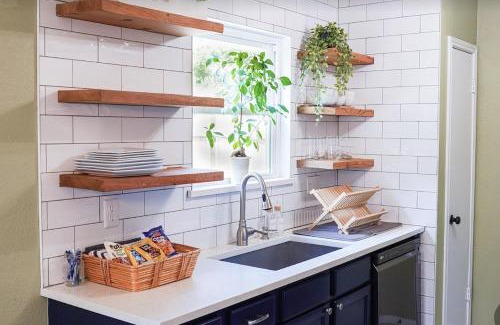 Copperfield House | Cozy Walnut Creek Home in Austin