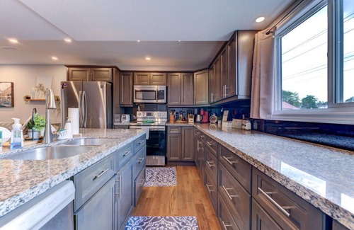 Port Dover Cottage | Cozy waterfront cottage in a tranquil area