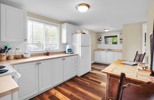 Central Huron Cottage | Cozy Waterfront Cottage!