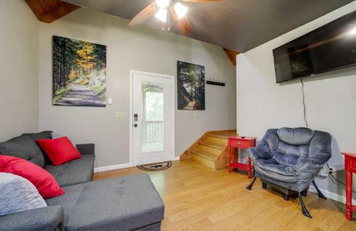 Whittier Apartment | Cozy Whittier Cabin and Yard and Hot Tub, Pets Welcome
