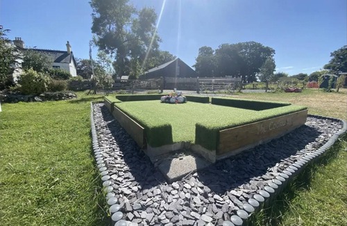 Llanfairpwllgwyngyll Cabin | Cozy Winter Hot Tent With Log Burner, Tv & Hot tub