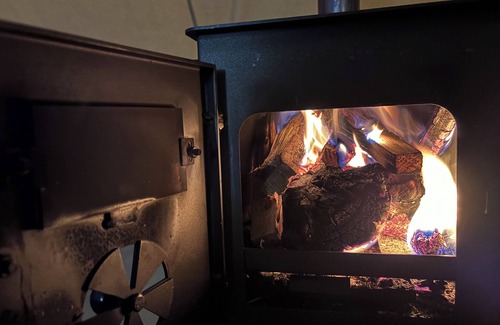 Llanfairpwllgwyngyll Cabin | Cozy Winter Hot Tent With Log Burner, Tv & Hot tub