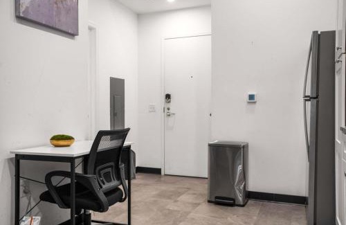 Cultural District Apartment | CozySuites Stunning 1BR in Downtown Pitts #6