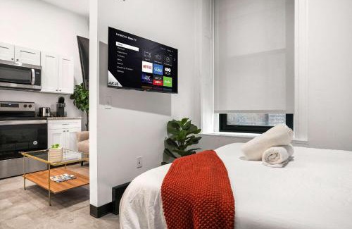 Cultural District Apartment | CozySuites Stunning 1BR in Downtown Pitts #6