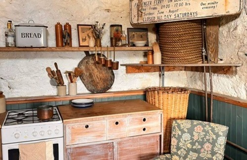 Ulva Cabin | Cragaig Bothy - remote off grid bothy with amazing sea views