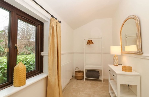 Tyn-y-Gongl Cottage | CRAIG MAWR, family friendly, character holiday cottage in Benllech