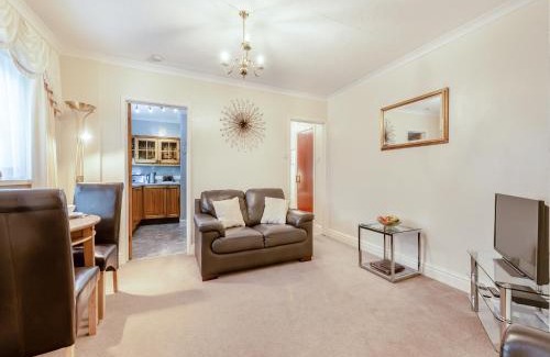 Oakford House | Craigfryn