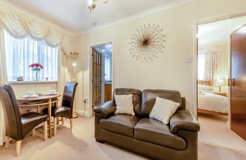 Oakford House | Craigfryn