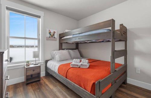 North Park House | Crash With Class In This Townhome