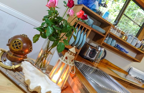 Lake Eacham Cottage | Crater Lakes Rainforest Cottages
