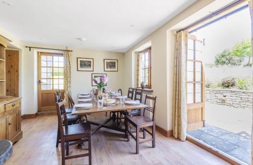 Cheselbourne House | Creaky Cottage