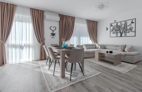 Oradea Apartment | Cream Divine