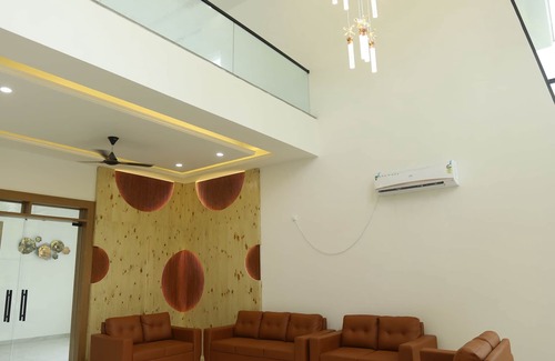 Bail Parao Resort | Creek Wood