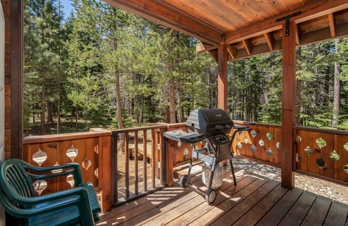 Truckee House | Creekside Cabin on St. Bernard by Tahoe Mountain Properties