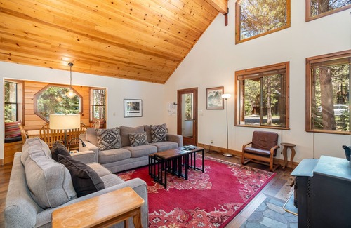 Truckee House | Creekside Cabin on St. Bernard by Tahoe Mountain Properties