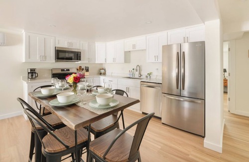 Victory Heights House | Creekside Zen 3BR Peaceful, Furnished Mid-Term Retreat