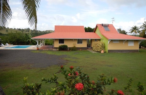 Le Francois Villa | Creole villa with pool overlooking the magnificent islets of Le François