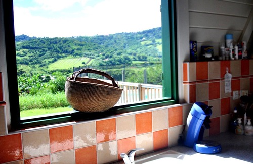 Le Vauclin Villa | Creole villa with shimmering colours and a pool