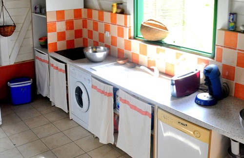 Le Vauclin Villa | Creole villa with shimmering colours and a pool