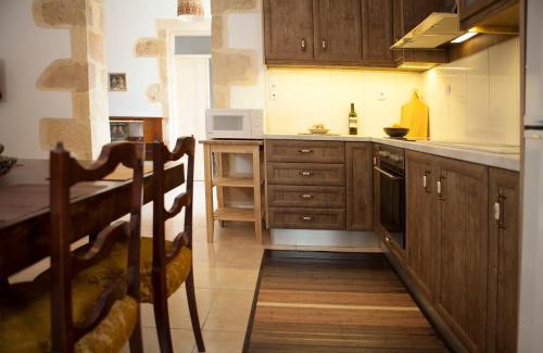 Drapanias House | Cretan cottage of 1900 with beautiful olive yard