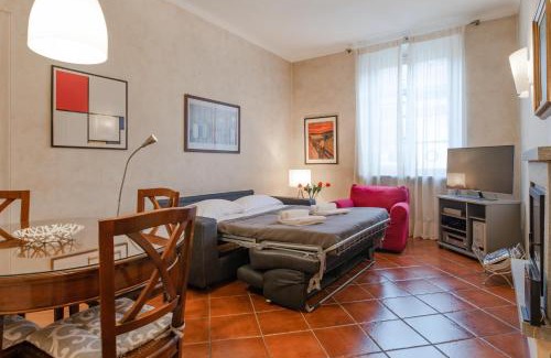 Historic Centre Apartment | Cris House by Toh Solution
