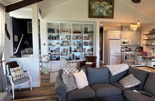 Julian House | Crooked Pine Farmhouse - incredible views and walk to downtown Historic District