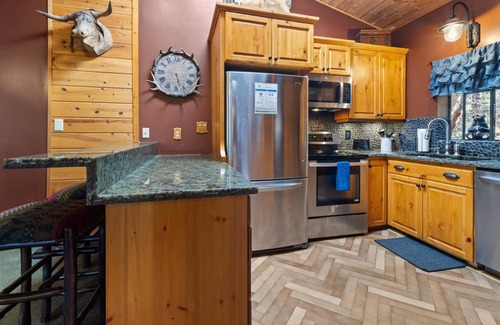 Overgaard Cabin | Crooked Pine Lodge