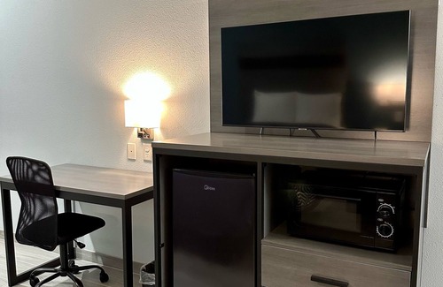 Barrett Hotel | Crosby Travel Lodge & RV Park