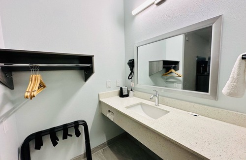 Barrett Hotel | Crosby Travel Lodge & RV Park