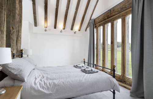 Bromsgrove Other | Crossbrook Farm is a stunning detached three bedroom property situated off its own private drive and