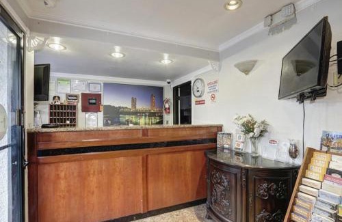Central Sacramento Hotel | Crossroads Inn - Downtown Sacramento