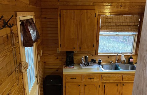 Ozone Cabin | Crow's Nest Cabin getaway in the Ozarks. Walk to the Ozark Highland Trail