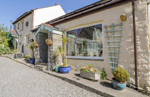 Tyn-y-Gongl House | Crow's Nest Cottage