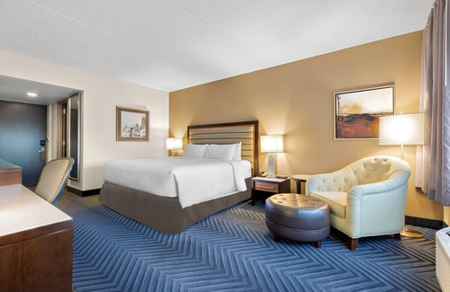 Plainsboro Hotel | Crowne Plaza Princeton-Conference Center by IHG