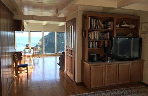 Trinidad House | Crows Nest, on the Bluff over Trinidad Bay, amazing views!