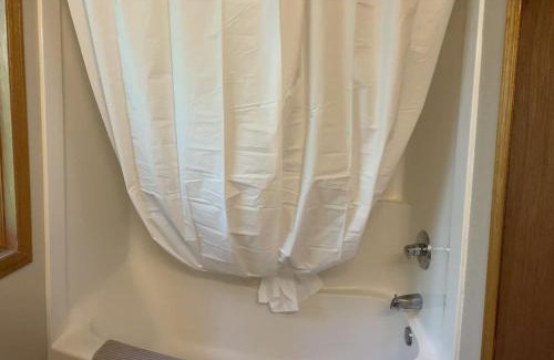 Crowsnest Pass House | Crowsnest River Chalet - Grizzly