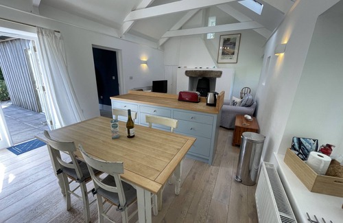 Veryan Cottage | Crugsillick Studio - a barn conversion that sleeps 4 guests in 2 bedrooms