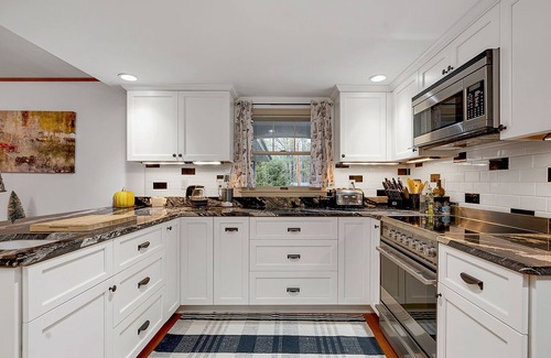 Harrison House | Crystal Lake House W/Private Beach + Lake Access