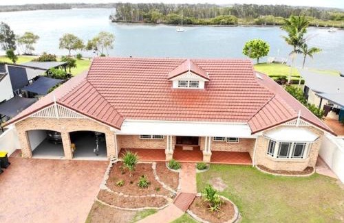 Yamba House | Crystal Palms - LJHooker Yamba