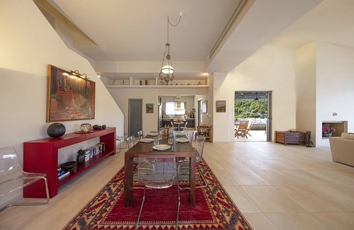 Katakali Villa | Crystal View Villa by Unique Villas Collection