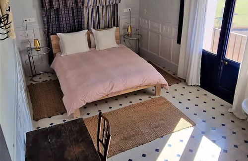 Baldellou Bed & Breakfast | Cuarto de las Señoricas in a XVI century manor house