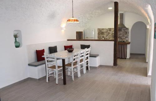 Freila House | Cuevas Adonia